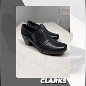 EUC Clarks Collection Ruched Emslie Guide Shooties